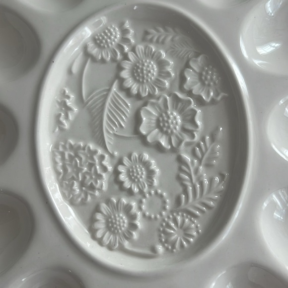 Egg plate Grasslands Road - Picture 4 of 6